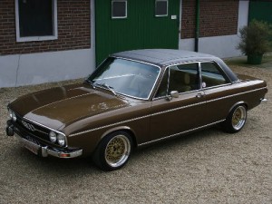 Audi  100 LS