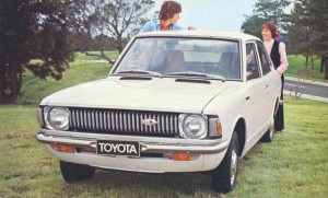 toyota_corolla_1100_white_2d_1973